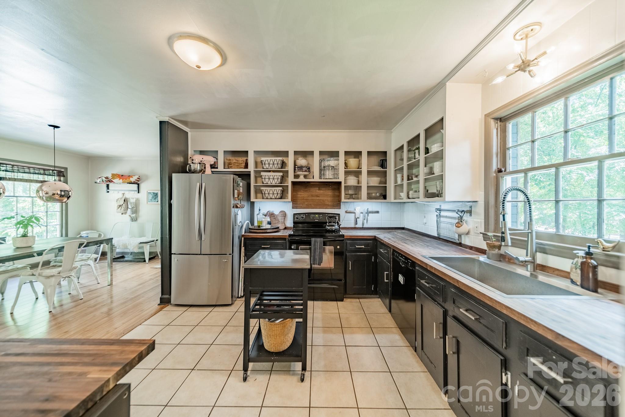 7116 Sherbourne Drive — Charlotte