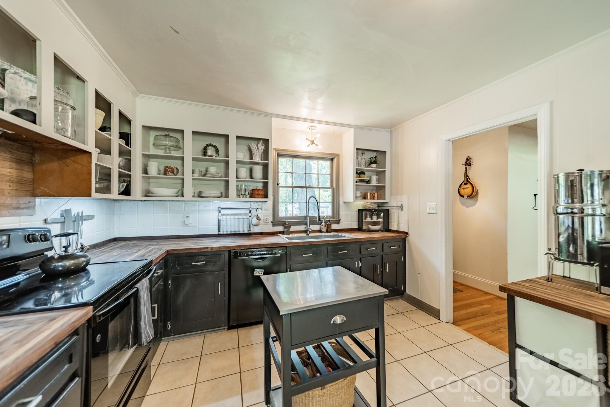 7116 Sherbourne Drive — Charlotte