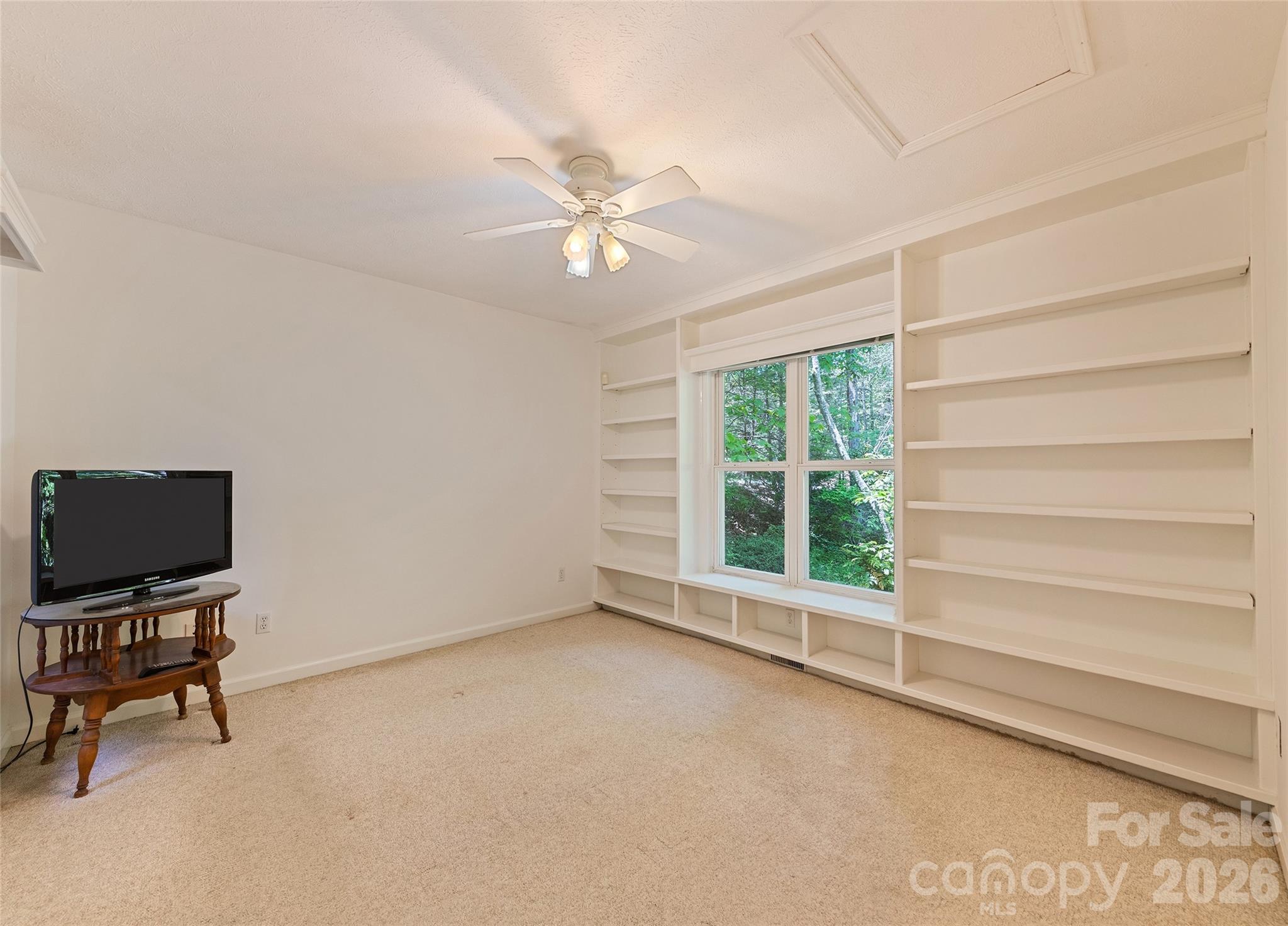 21 Winterview Trail — Hendersonville