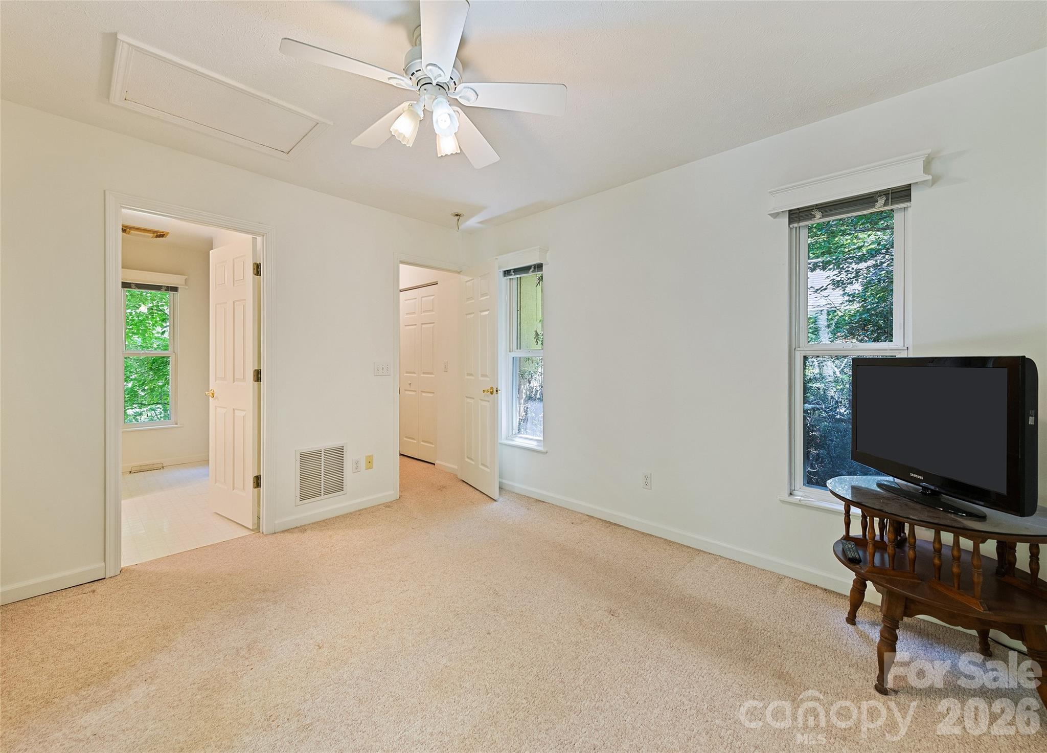 21 Winterview Trail — Hendersonville