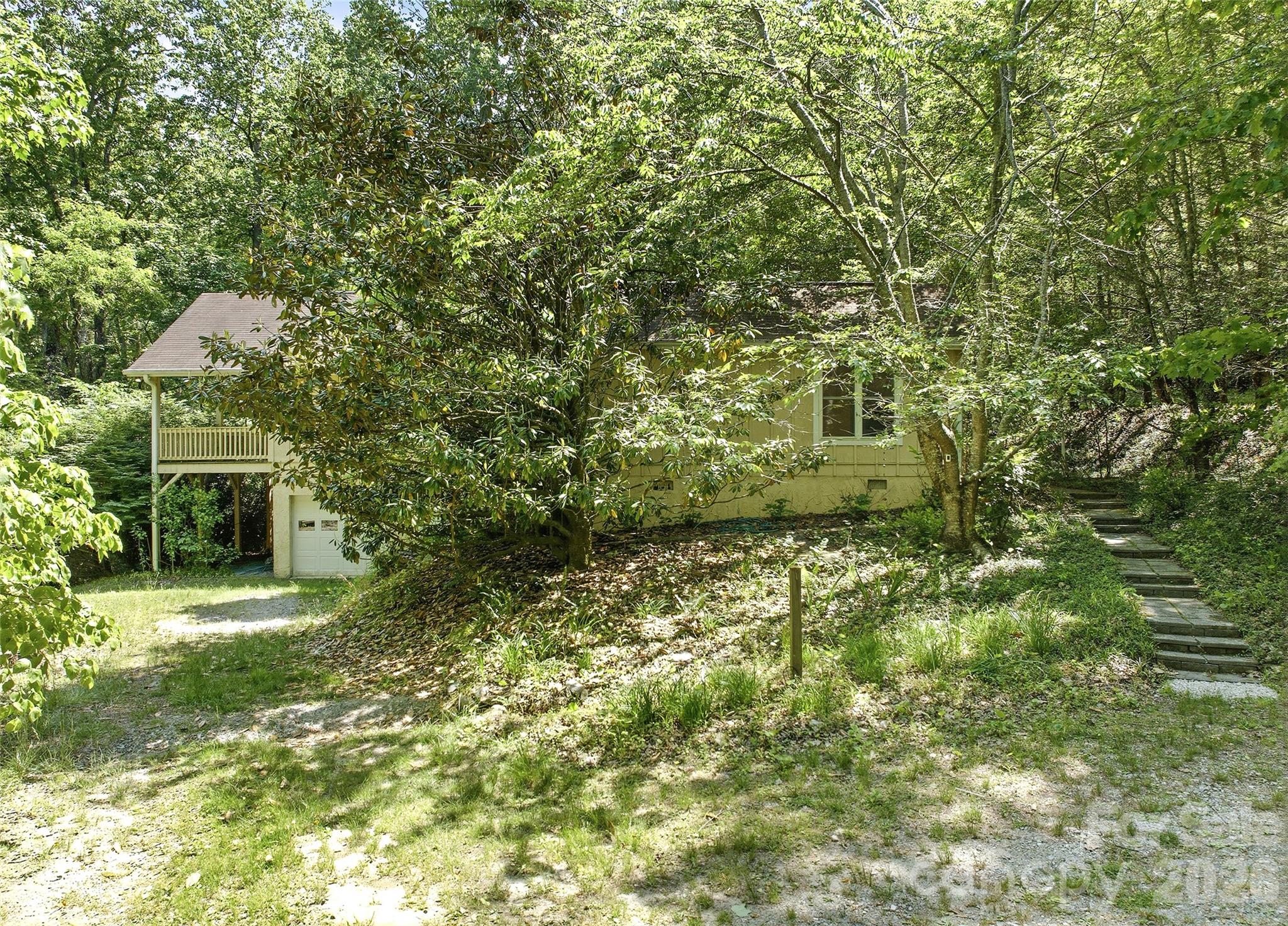 21 Winterview Trail — Hendersonville
