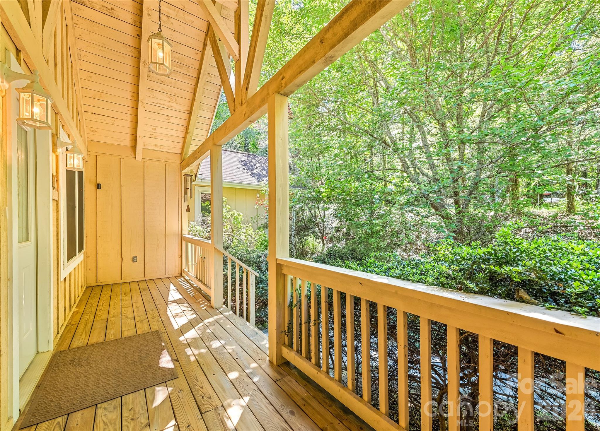 21 Winterview Trail — Hendersonville