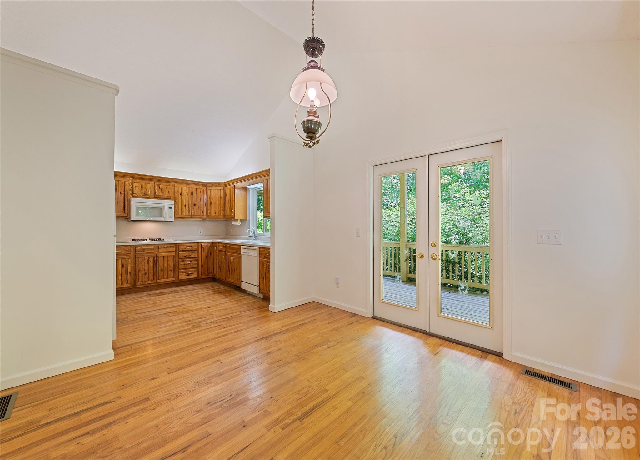 21 Winterview Trail — Hendersonville
