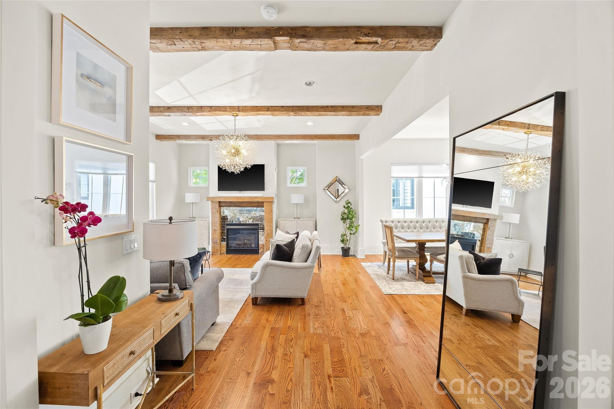 425 Pecan Avenue — Charlotte