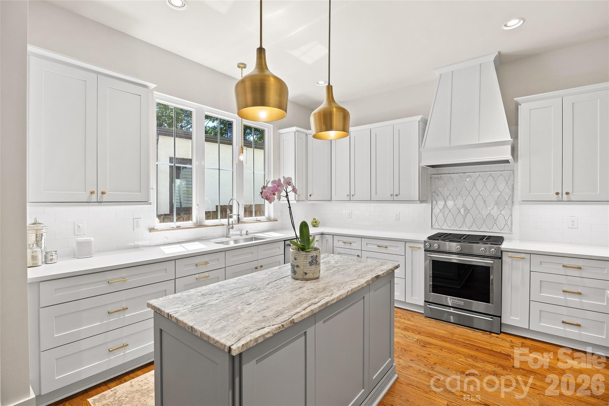 425 Pecan Avenue — Charlotte