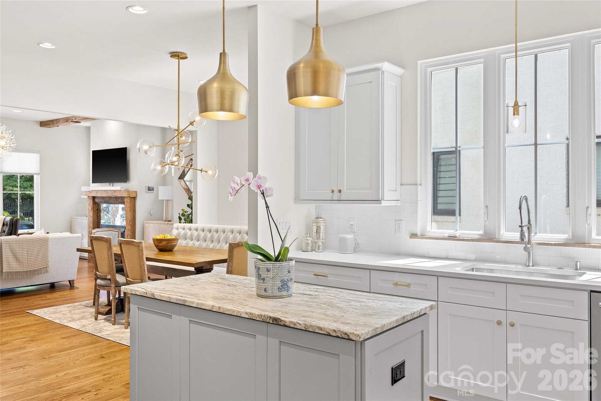 425 Pecan Avenue — Charlotte