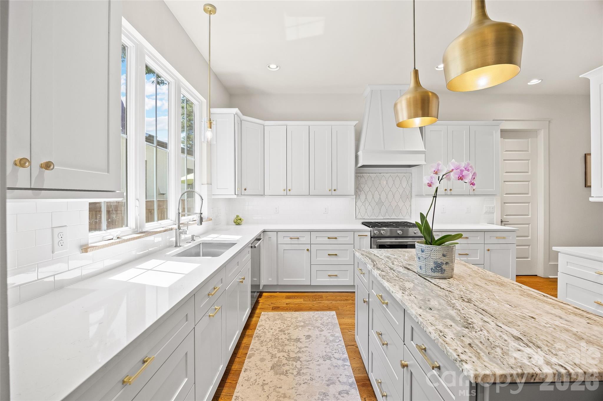 425 Pecan Avenue — Charlotte
