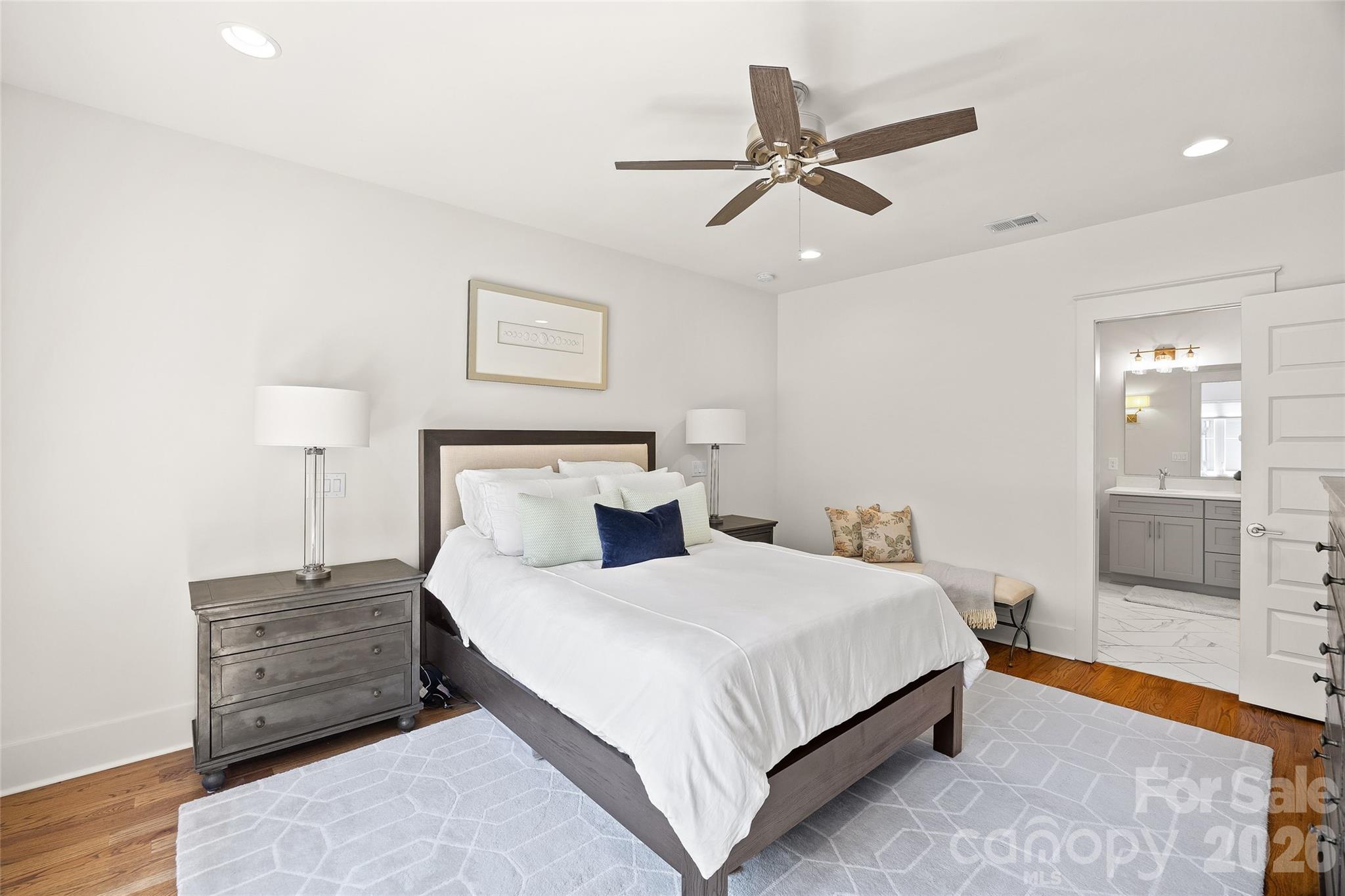 425 Pecan Avenue — Charlotte