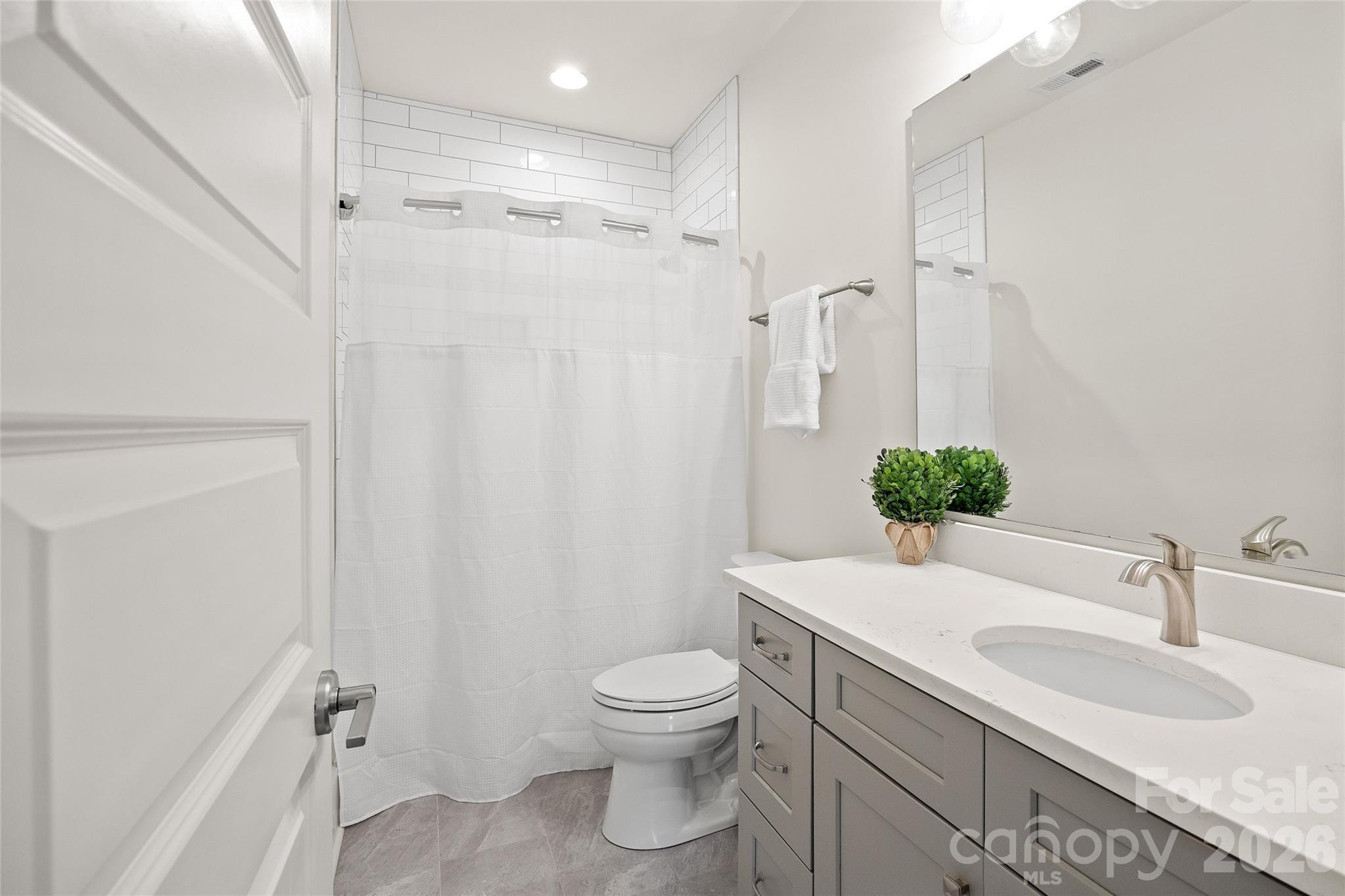 425 Pecan Avenue — Charlotte