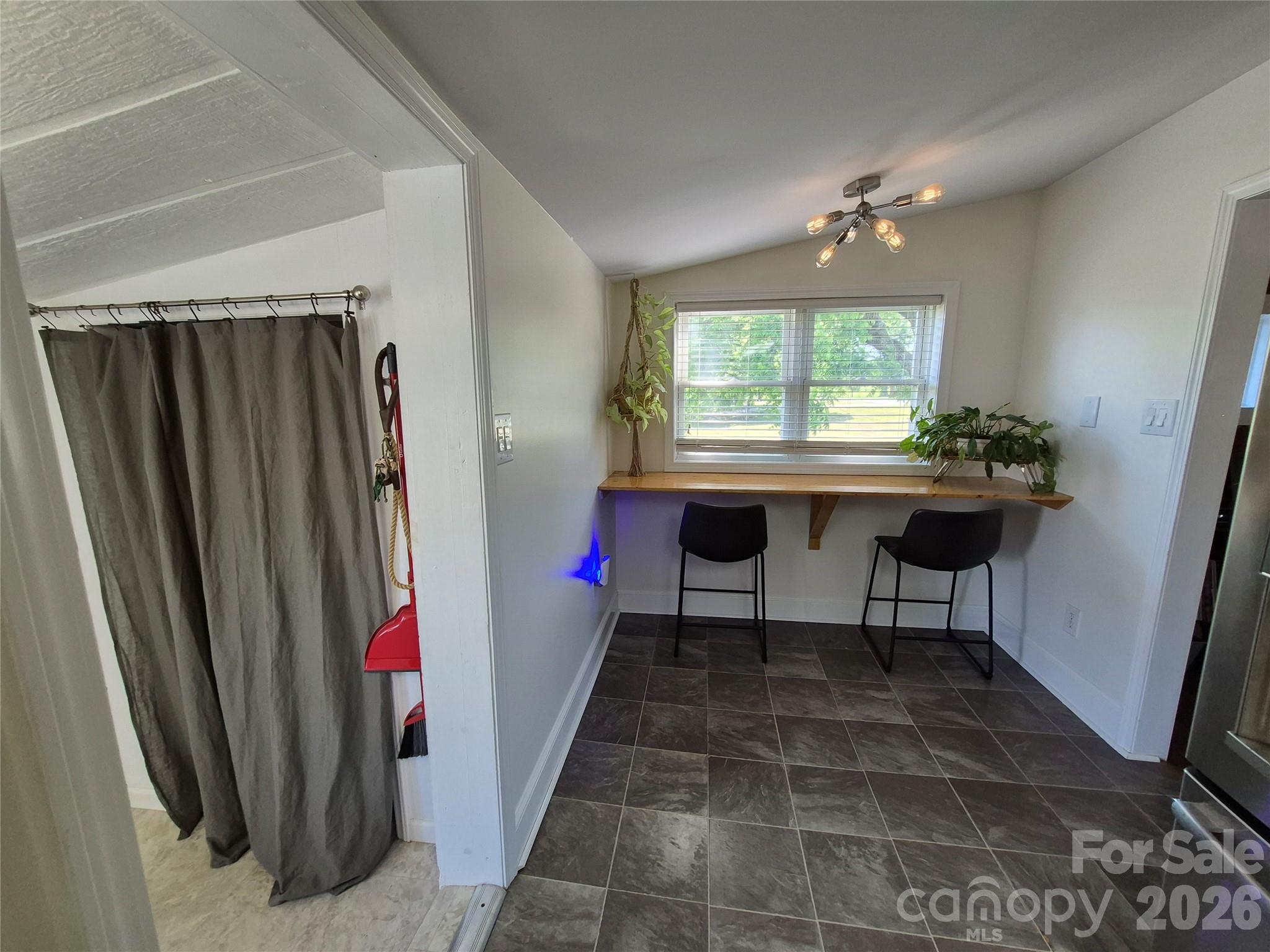 4438 Reepsville Road — Vale