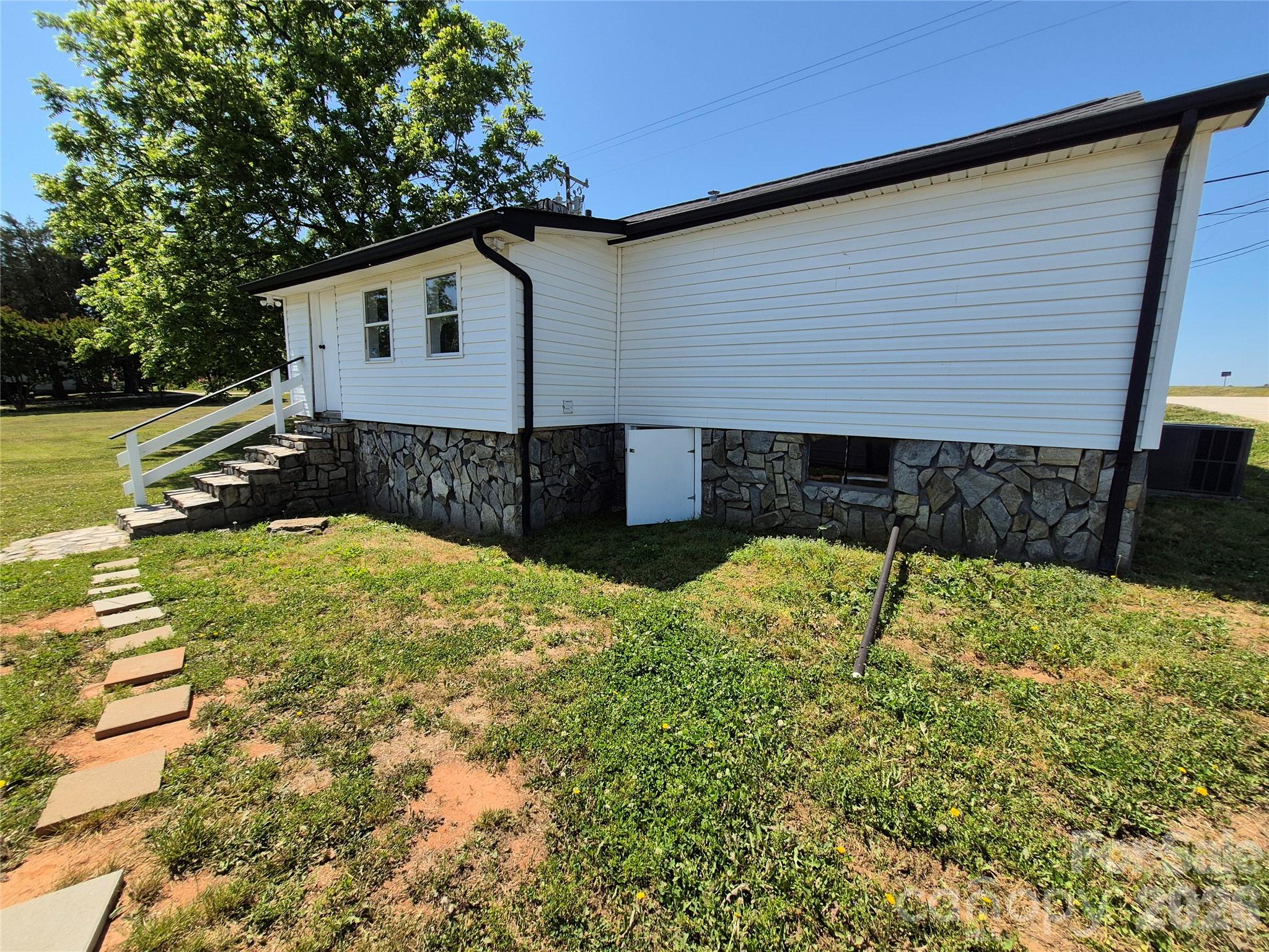4438 Reepsville Road — Vale