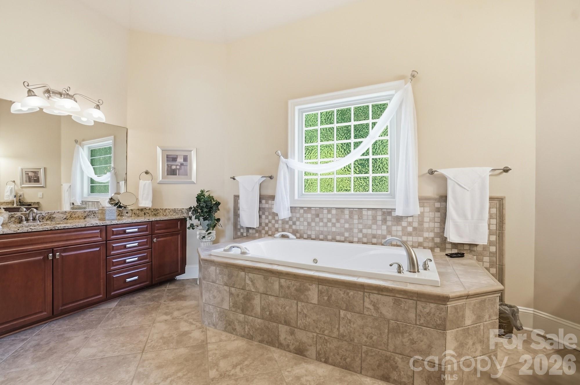 11855 Churchfield Lane — Charlotte
