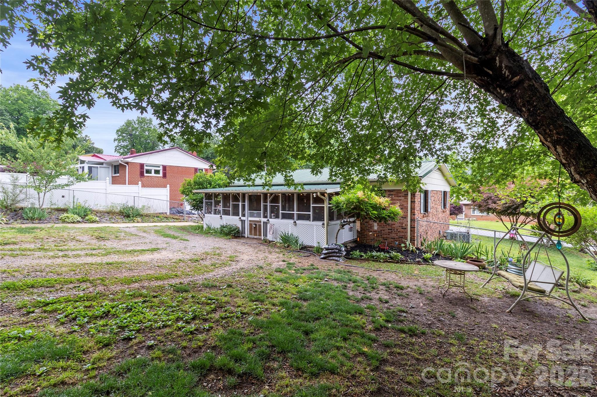 325 Swanson Drive SW — Lenoir