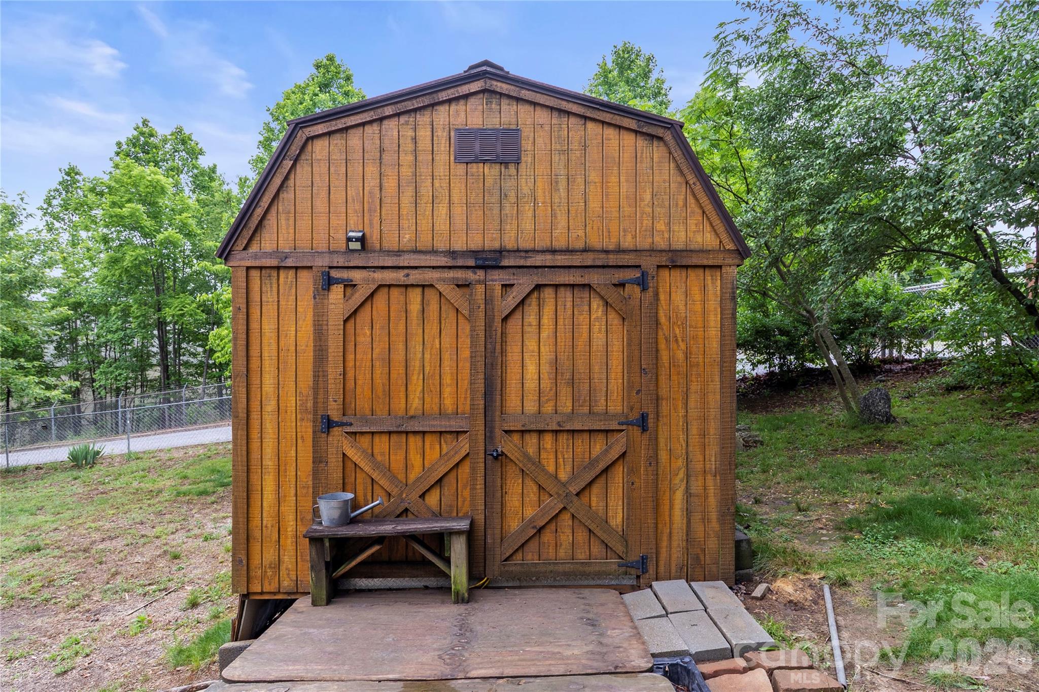 325 Swanson Drive SW — Lenoir