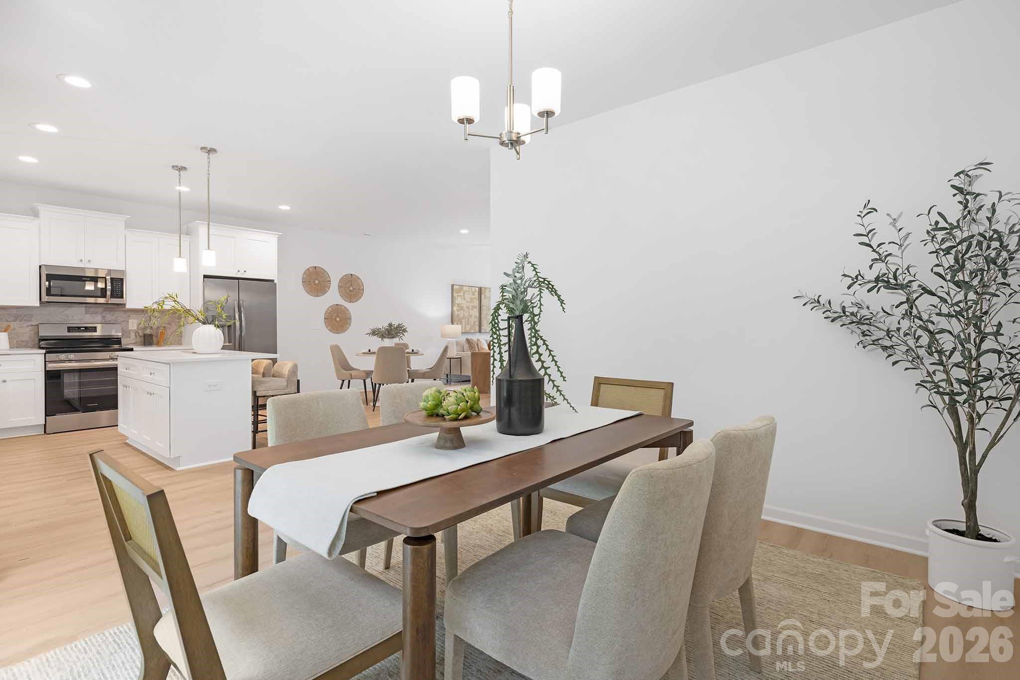 11721 Platon Avenue — Huntersville