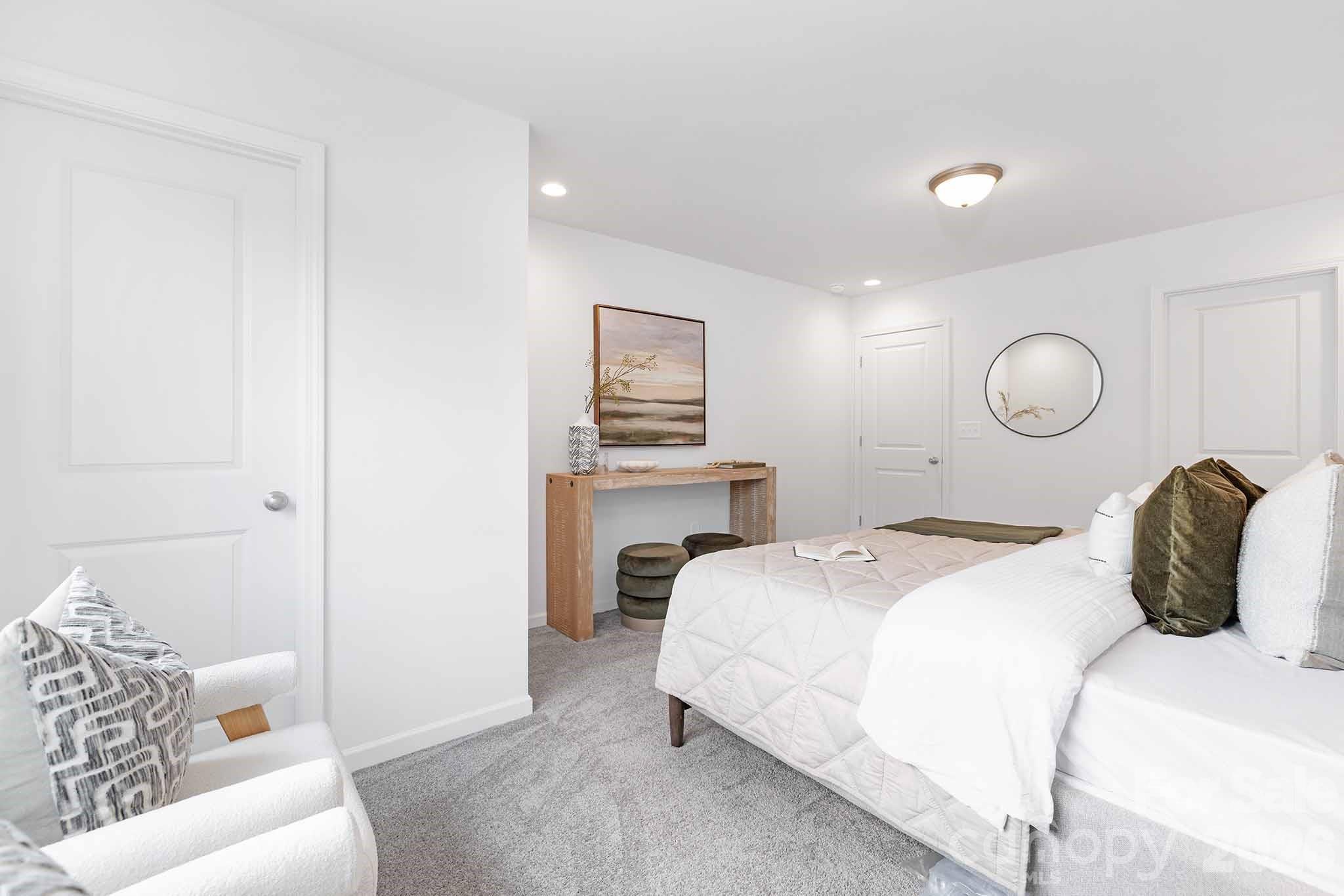 11721 Platon Avenue — Huntersville