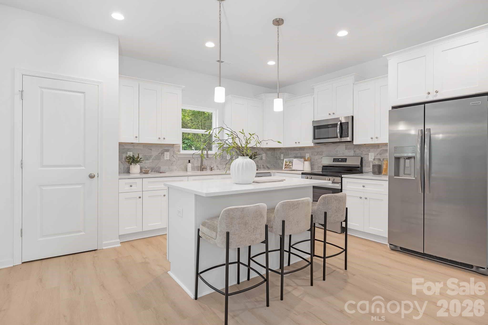 11721 Platon Avenue — Huntersville