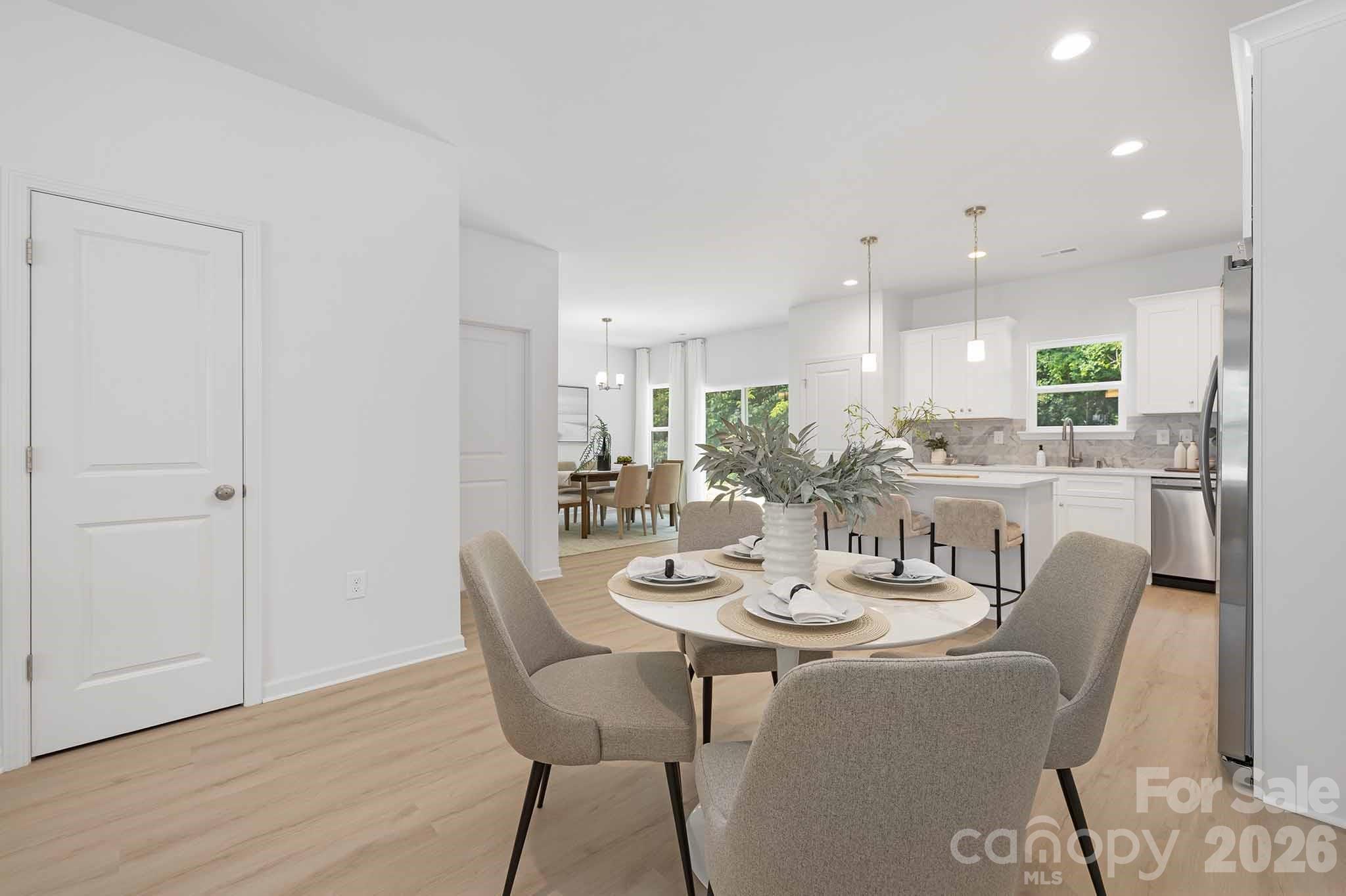 11721 Platon Avenue — Huntersville