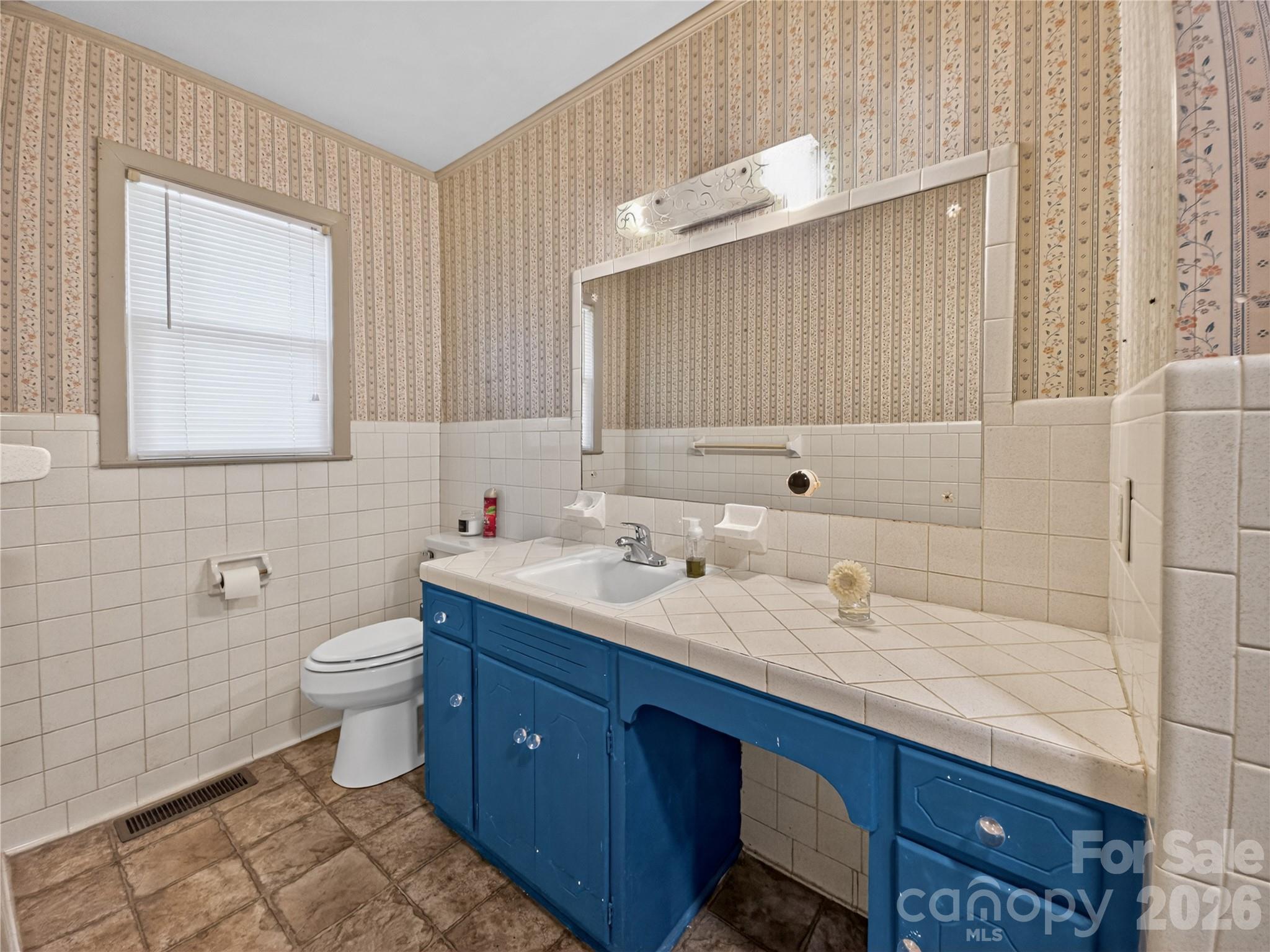 135 Hazelwood Drive — Forest City