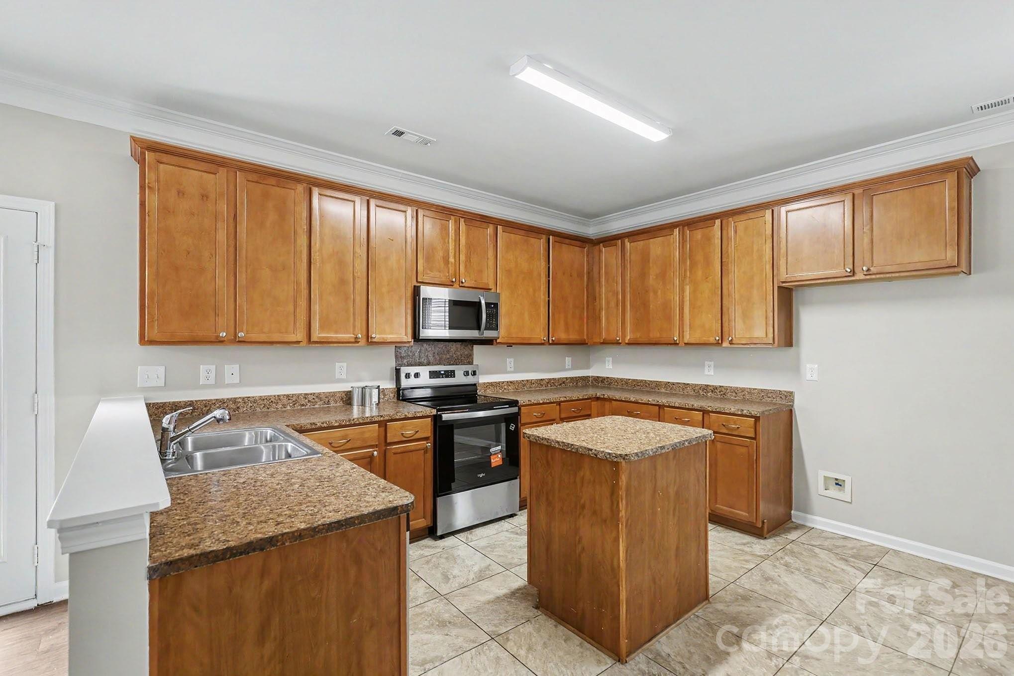 5618 Stowe Derby Drive — Charlotte