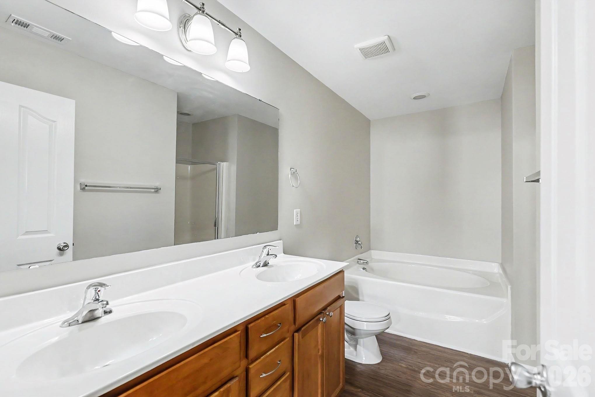 5618 Stowe Derby Drive — Charlotte