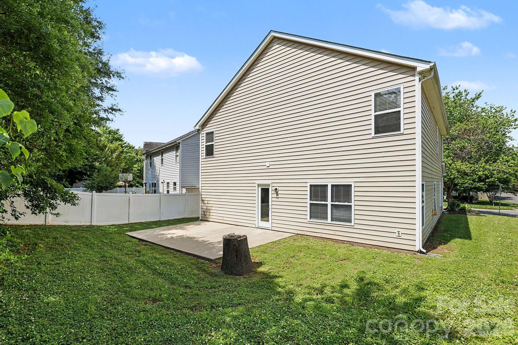 5618 Stowe Derby Drive — Charlotte