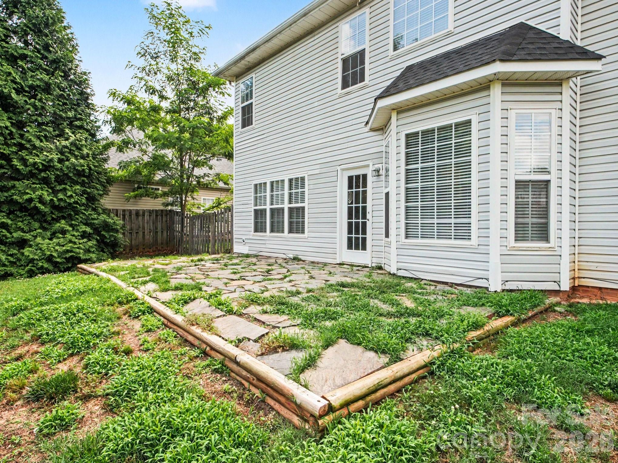 12102 Hampton Place Drive — Charlotte