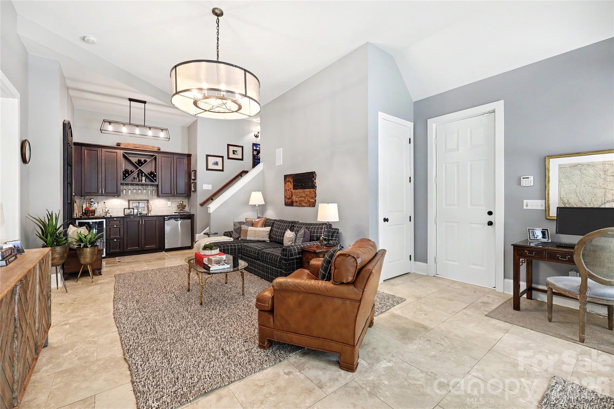 1908 Nassau Boulevard — Charlotte