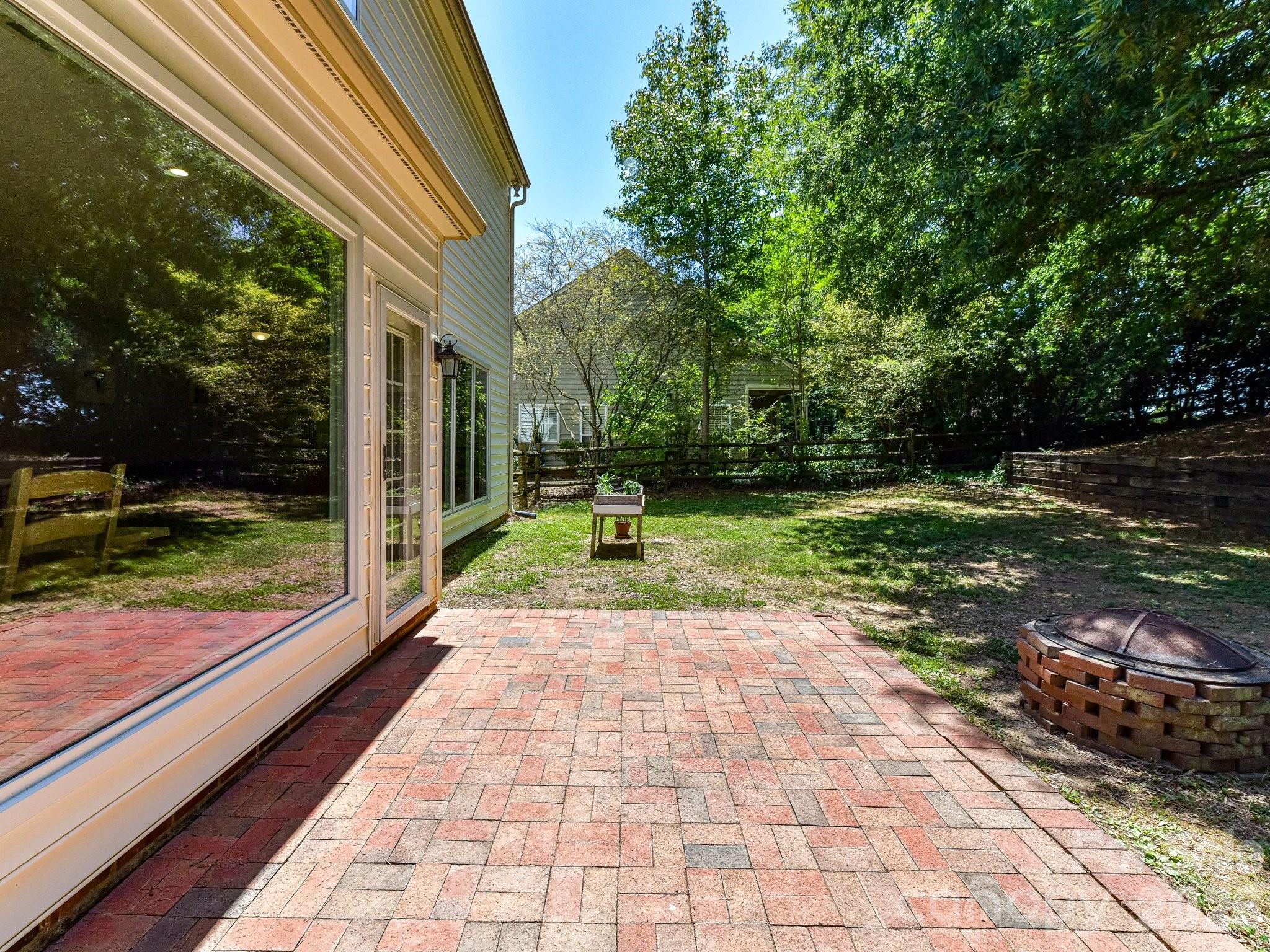 620 Meadow Lake Drive — Matthews