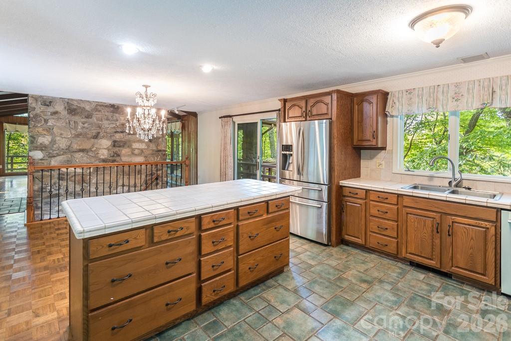 1126 Scenic Circle — Waynesville