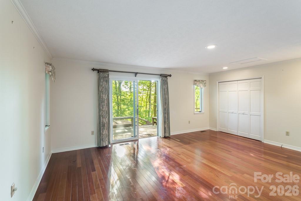 1126 Scenic Circle — Waynesville
