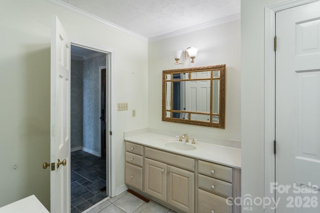1126 Scenic Circle — Waynesville