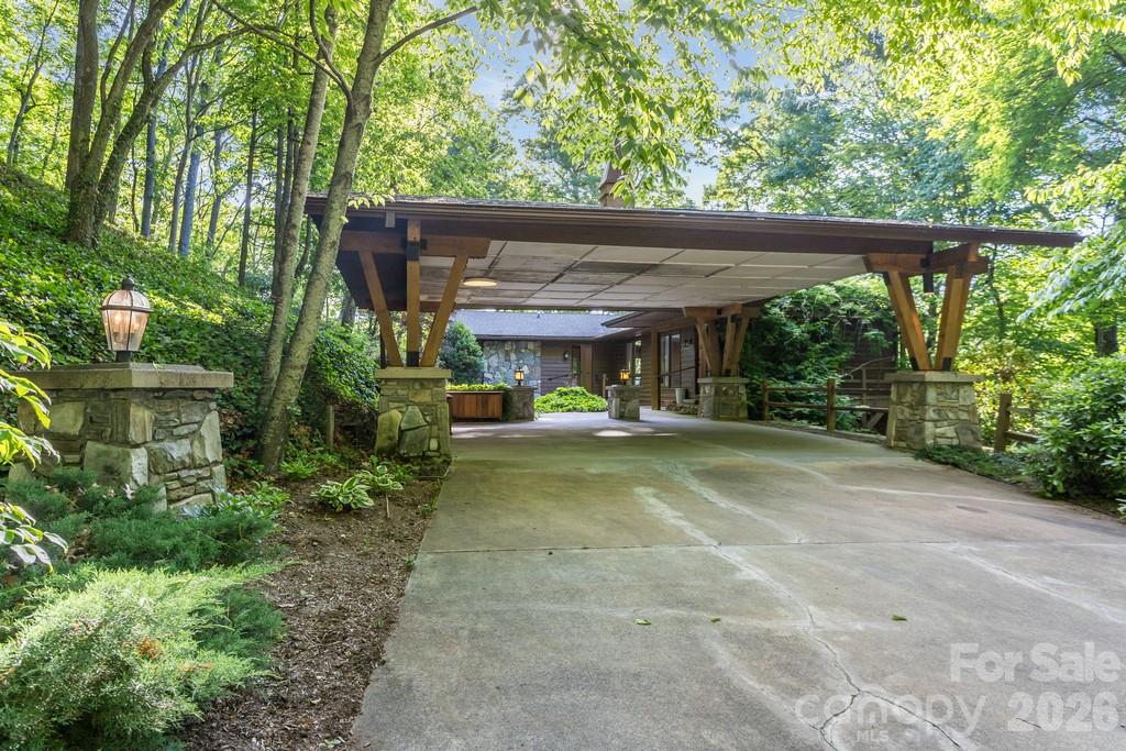 1126 Scenic Circle — Waynesville