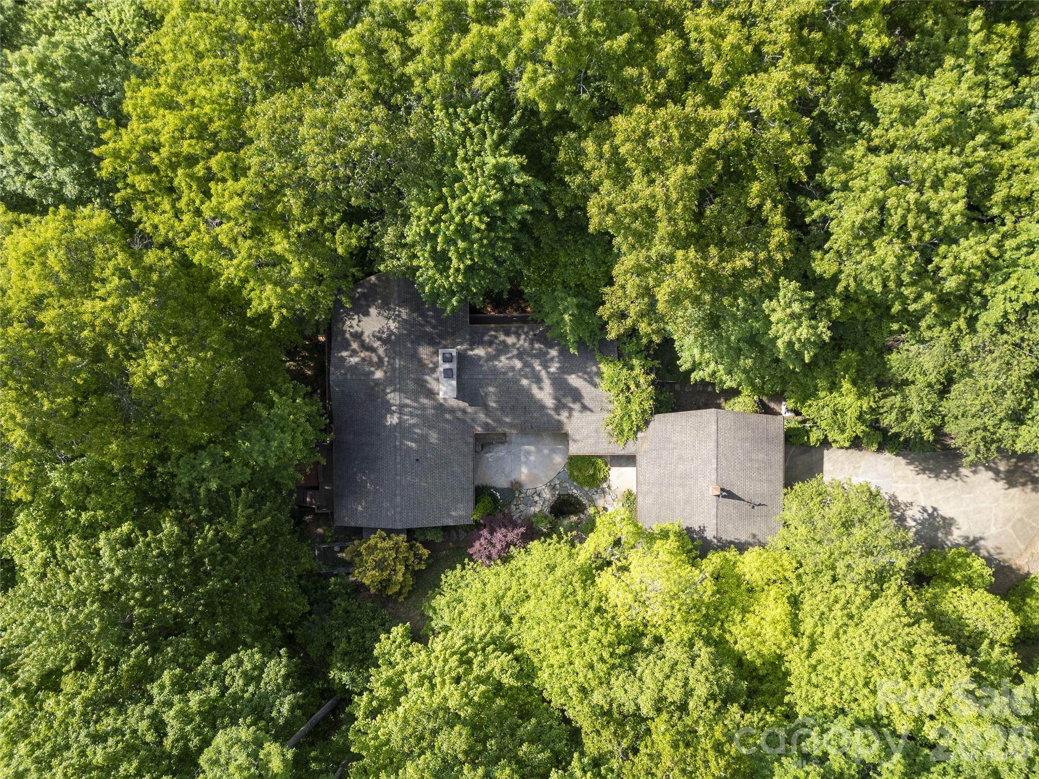 1126 Scenic Circle — Waynesville