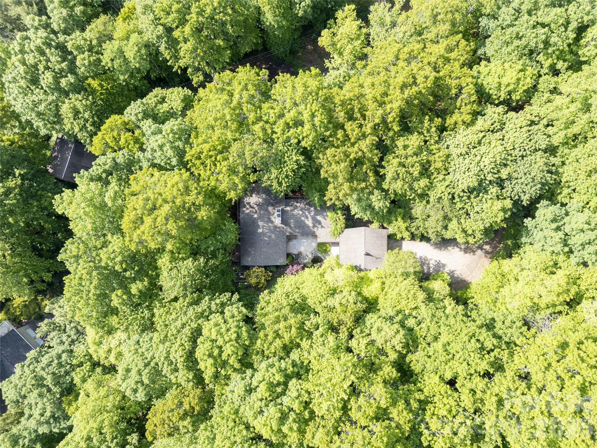 1126 Scenic Circle — Waynesville