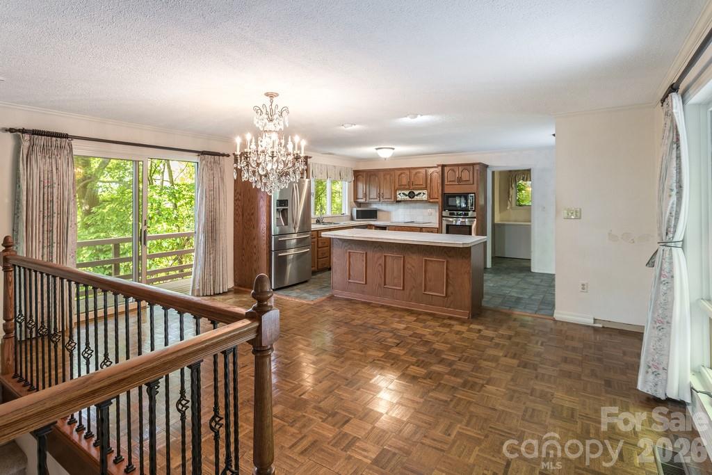 1126 Scenic Circle — Waynesville