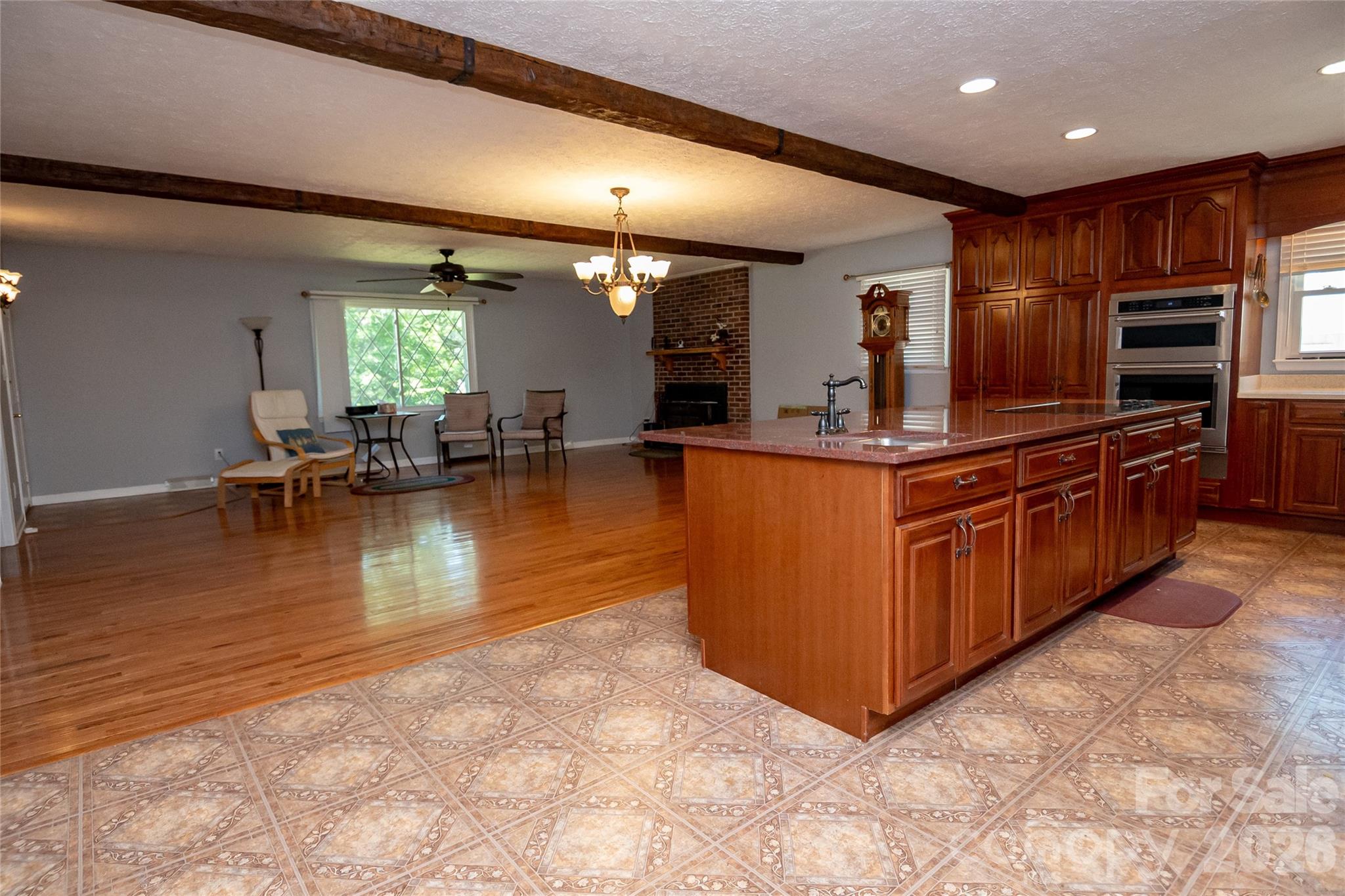 1542 Hwy 226 Highway — Casar
