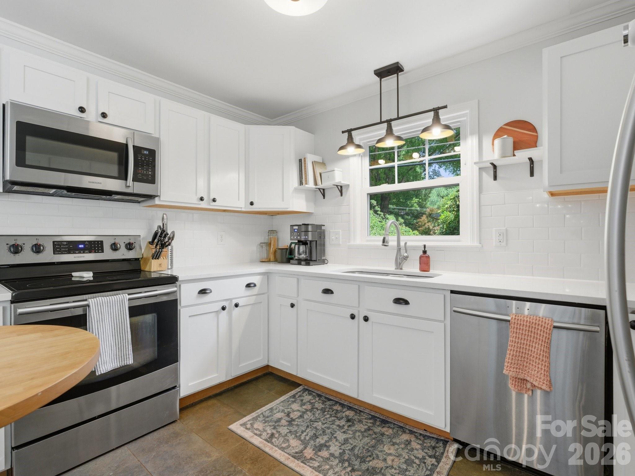 1534 Edgewater Drive — Charlotte