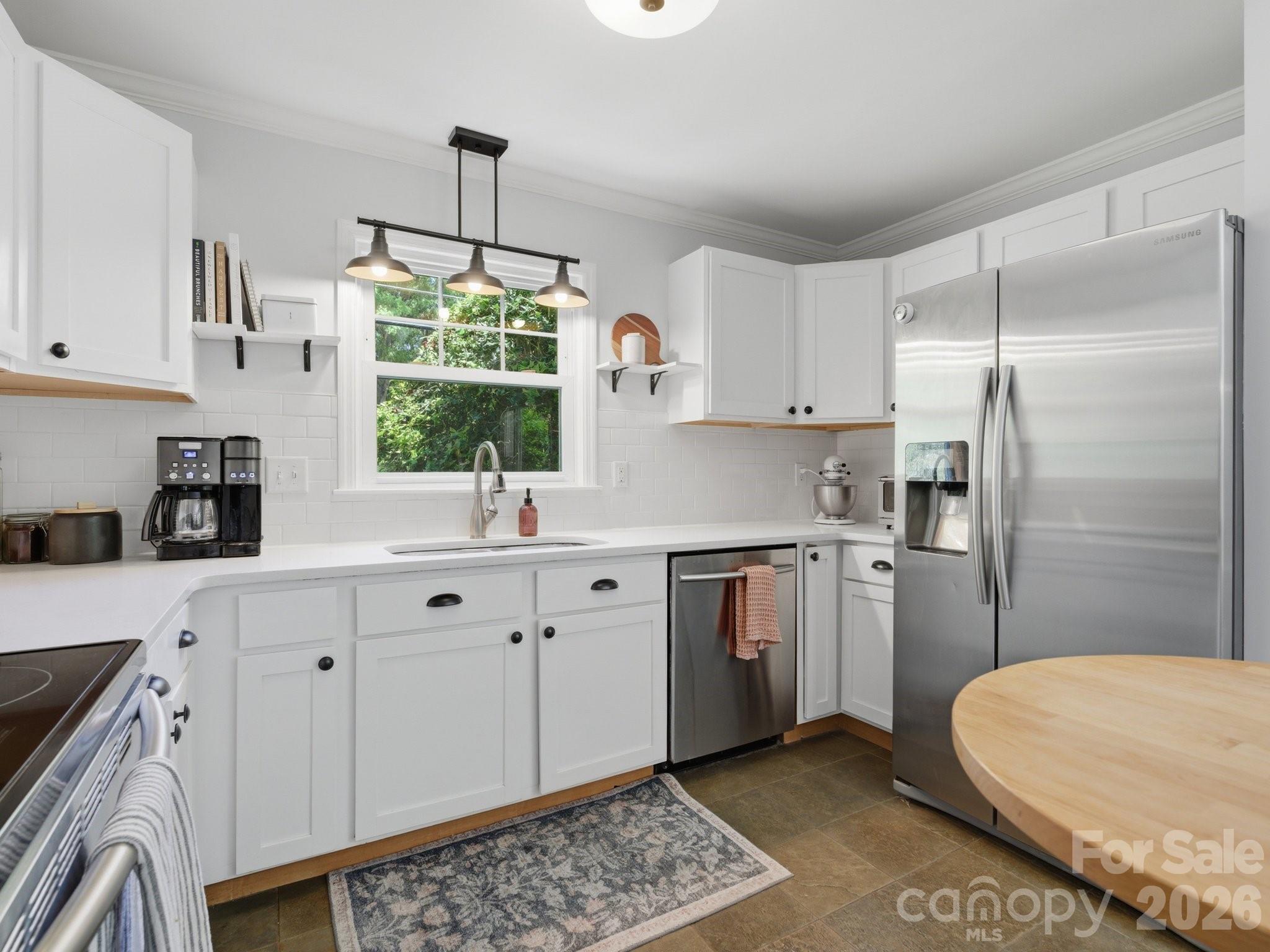 1534 Edgewater Drive — Charlotte
