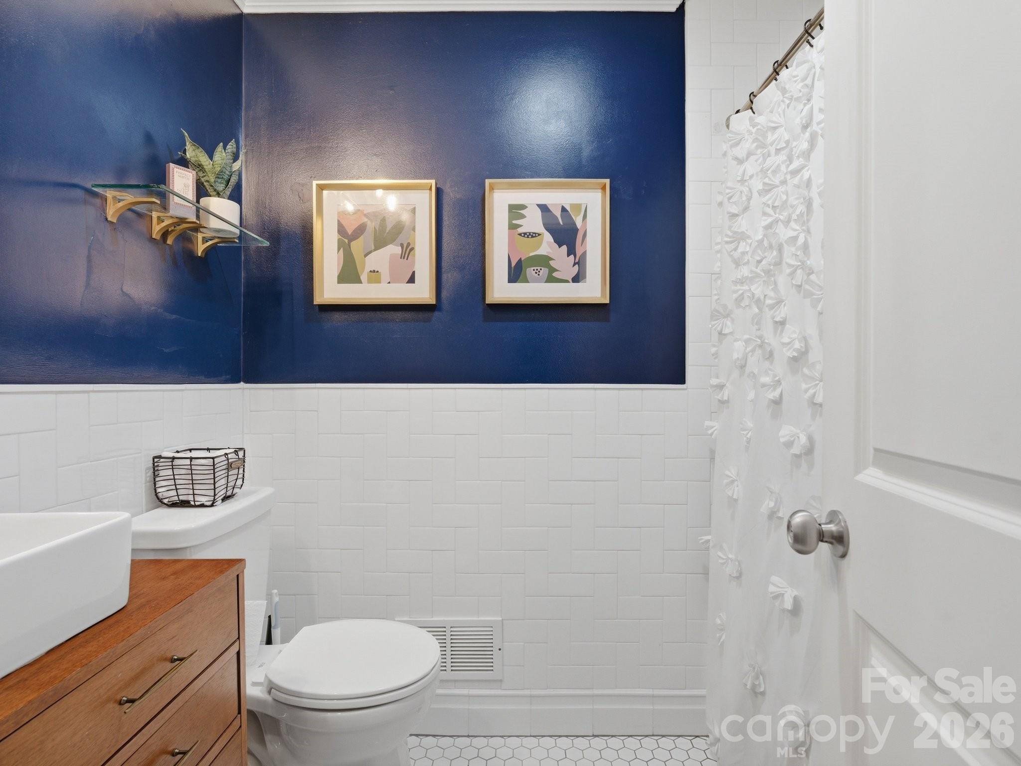 1534 Edgewater Drive — Charlotte