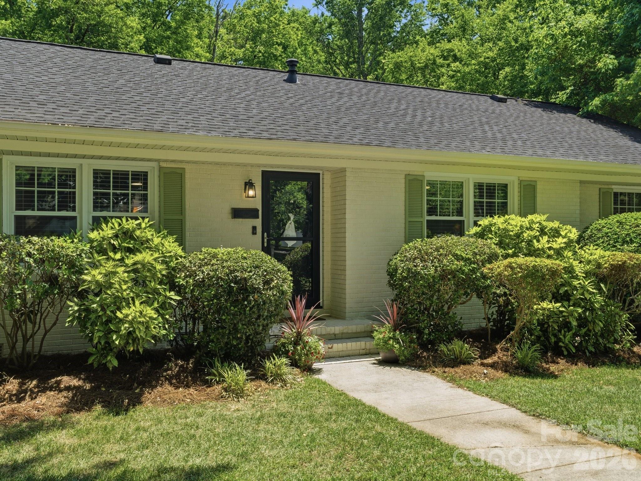 1534 Edgewater Drive — Charlotte