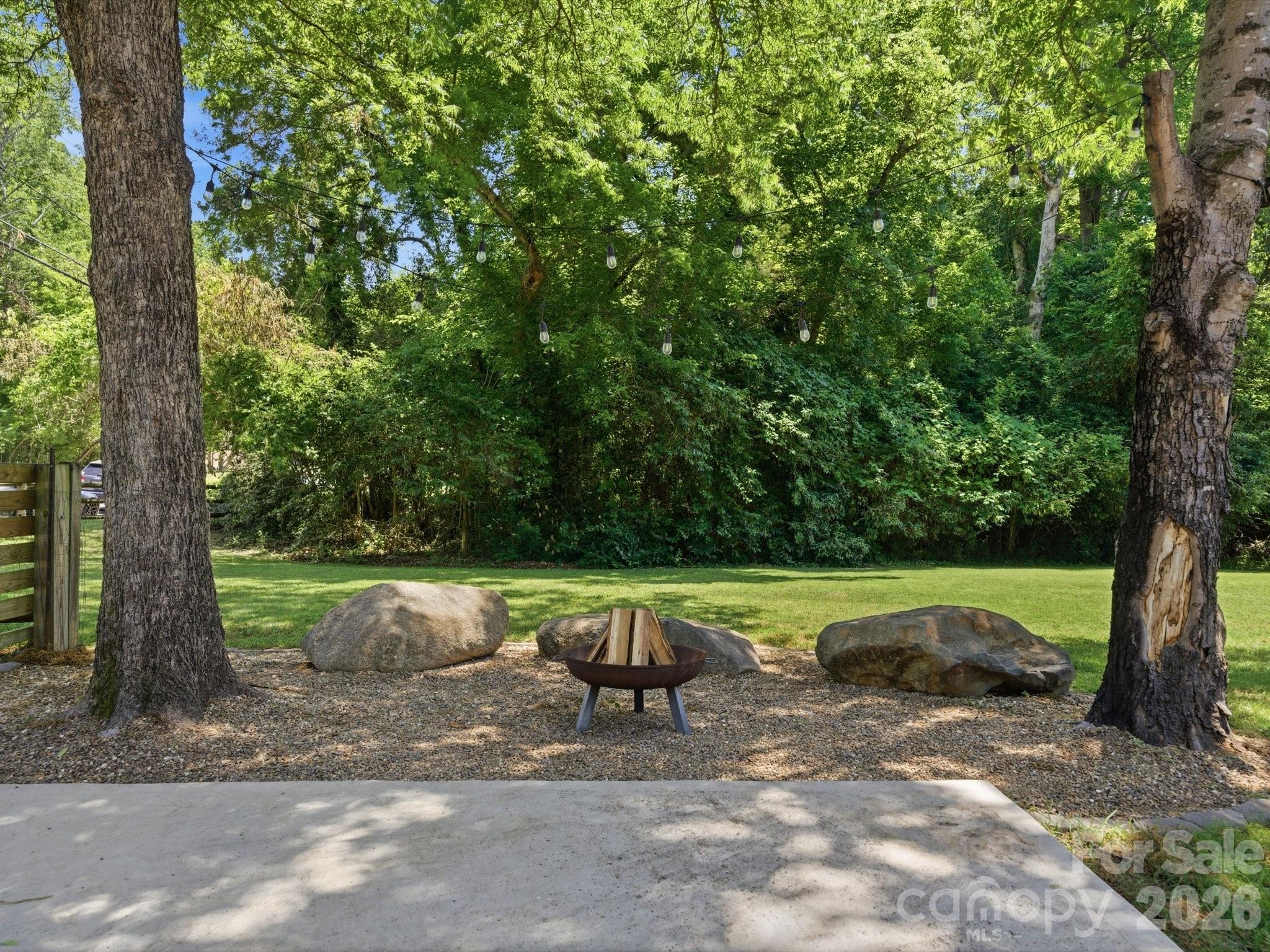 1534 Edgewater Drive — Charlotte
