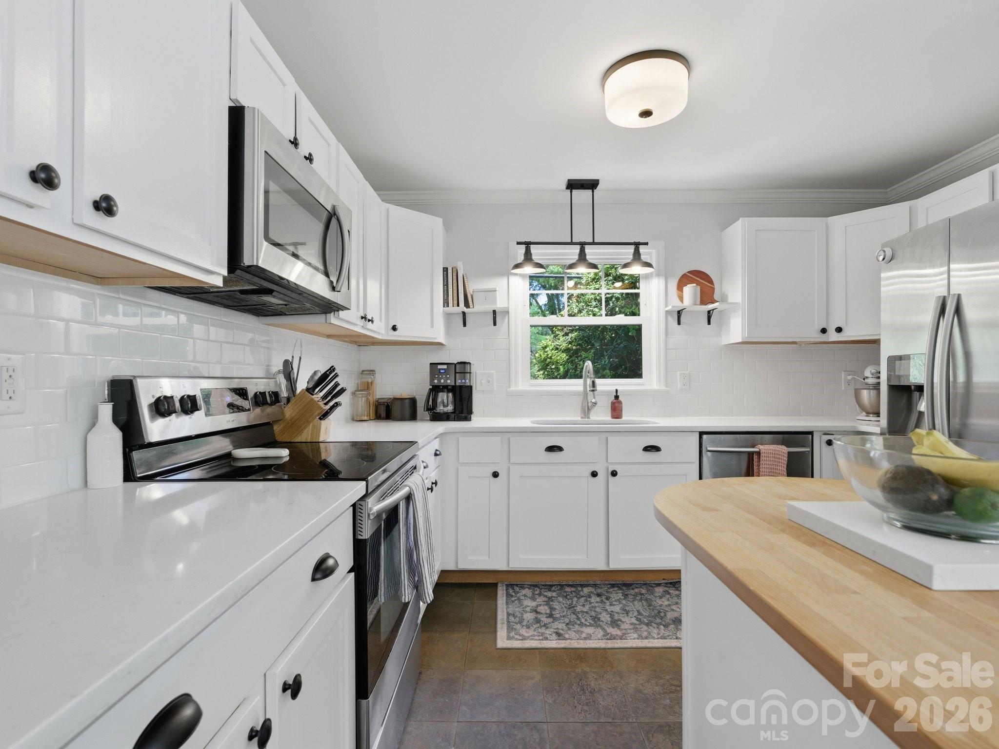 1534 Edgewater Drive — Charlotte