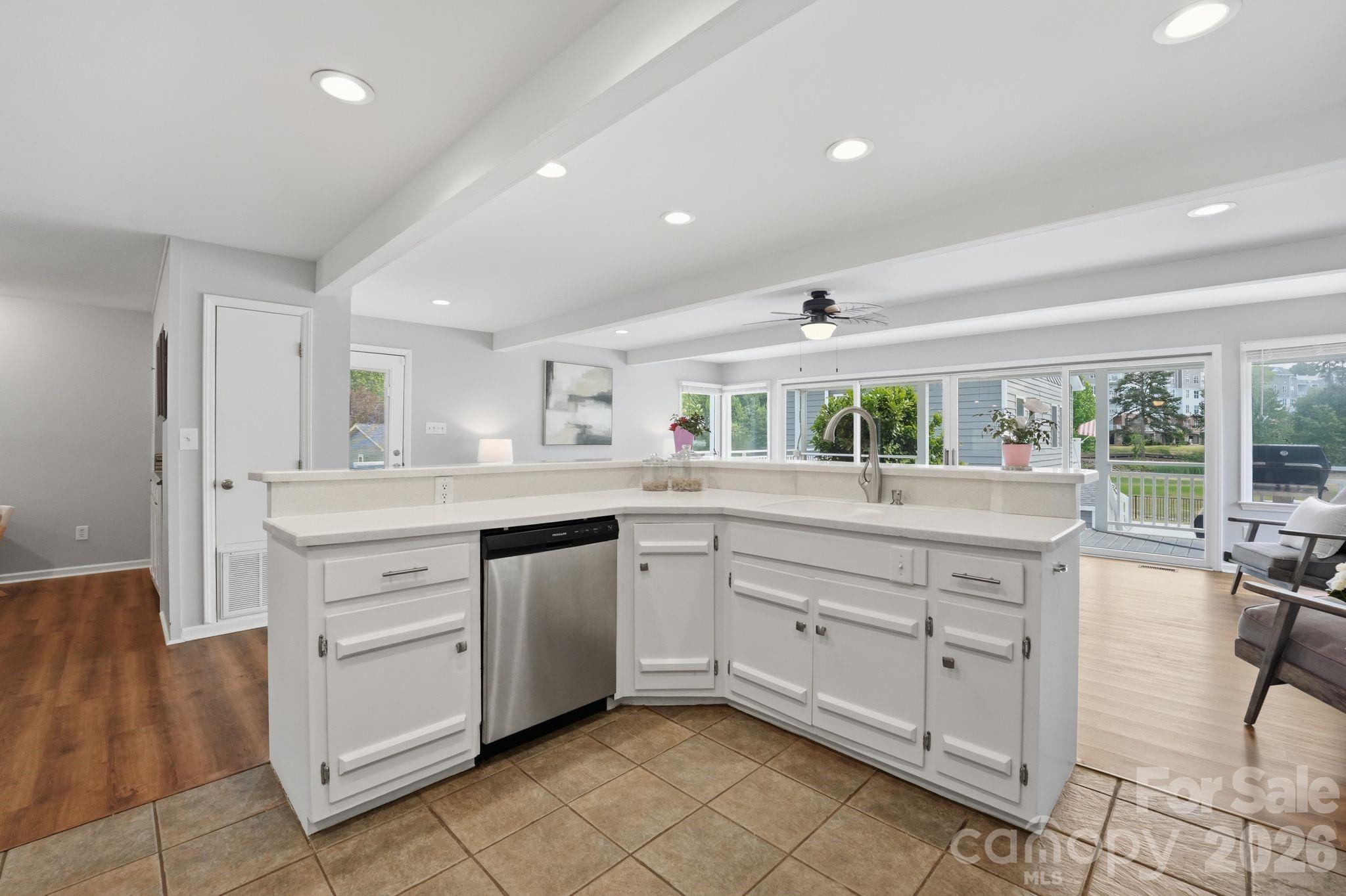 139 Perrin Drive — Mooresville