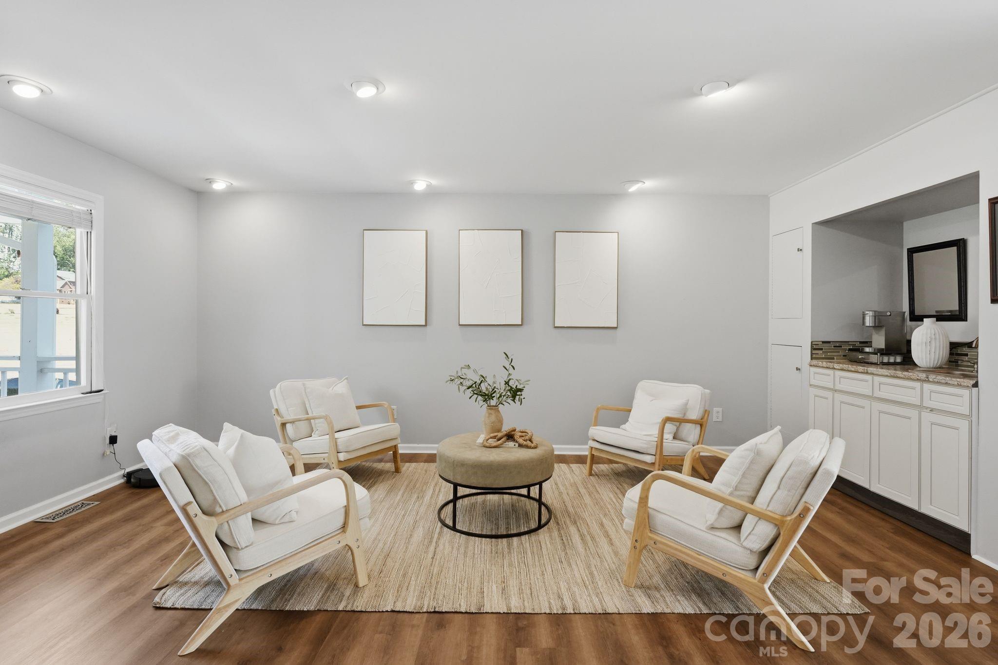 139 Perrin Drive — Mooresville