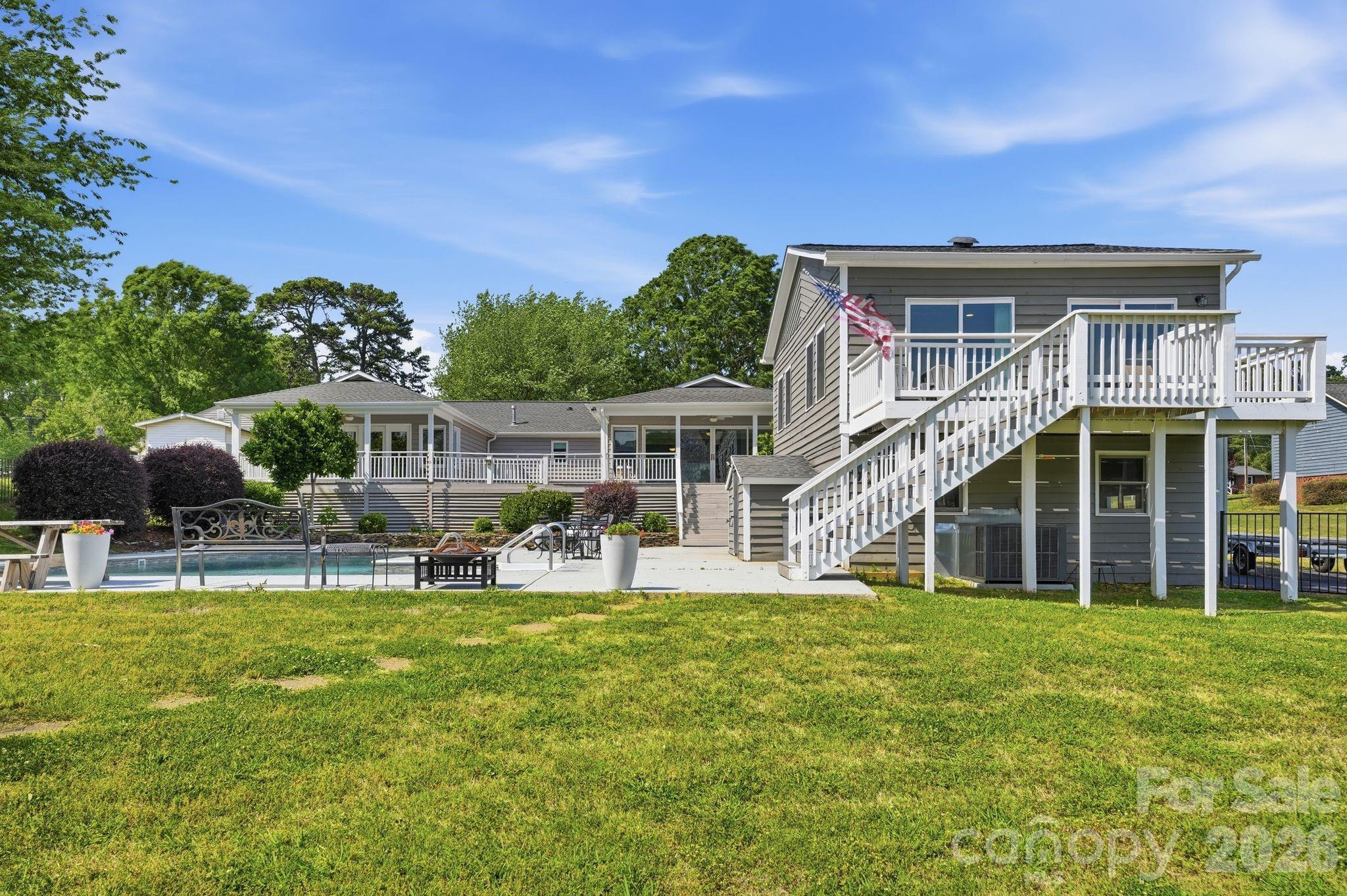 139 Perrin Drive — Mooresville