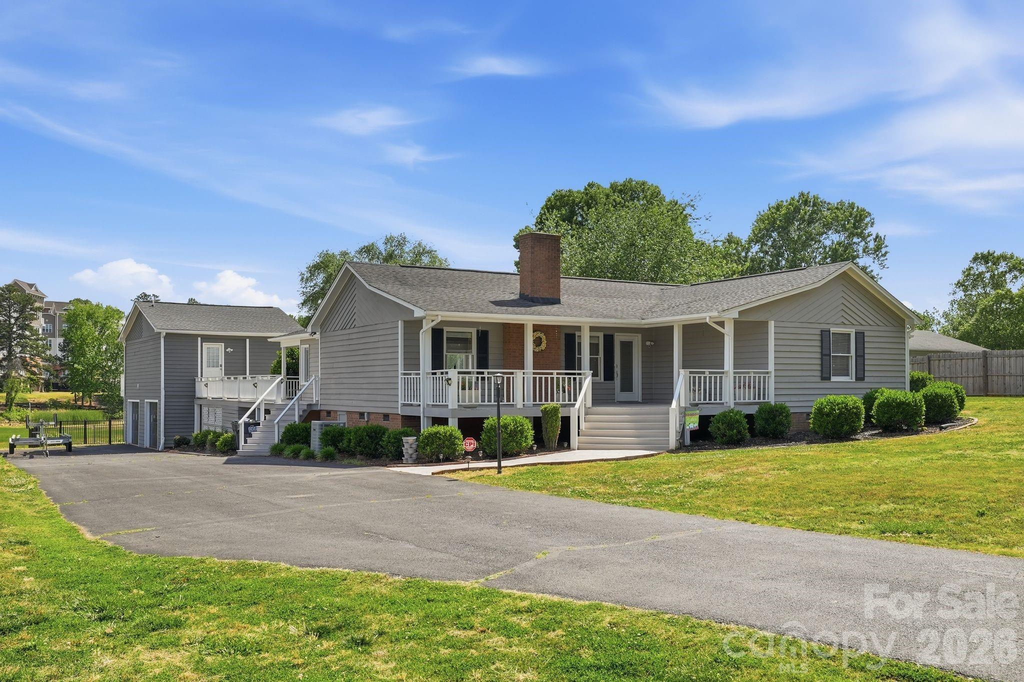 139 Perrin Drive — Mooresville