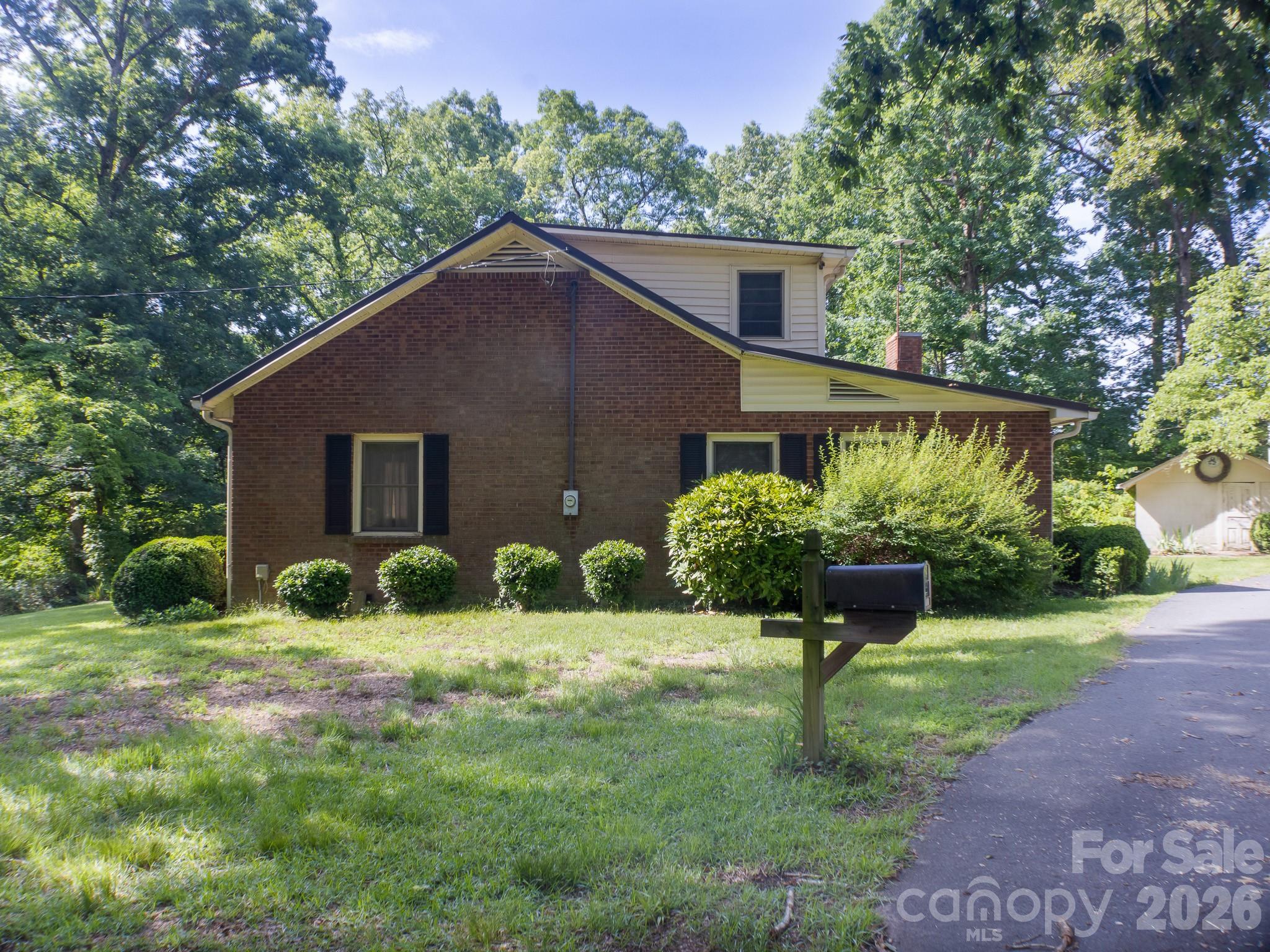3250 Mount Pleasant Road S — Concord
