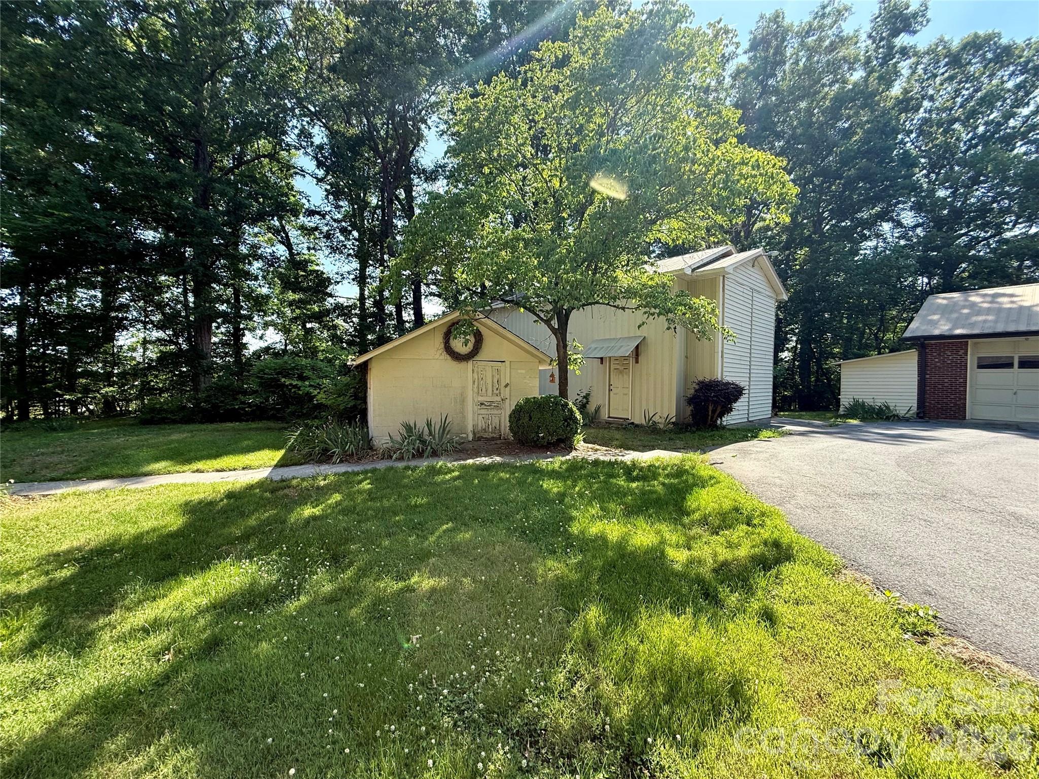 3250 Mount Pleasant Road S — Concord