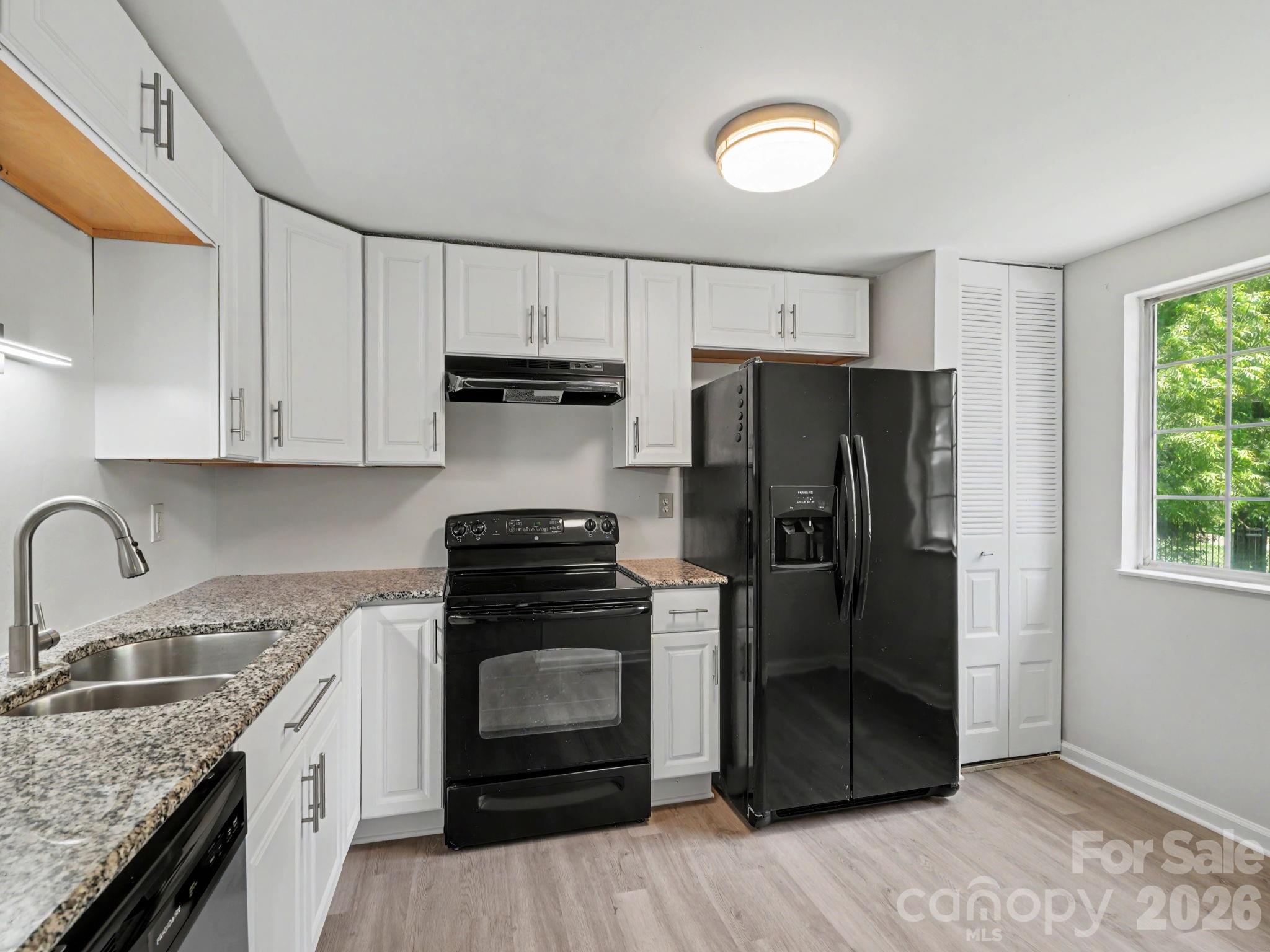 9416 Lexington Circle — Charlotte